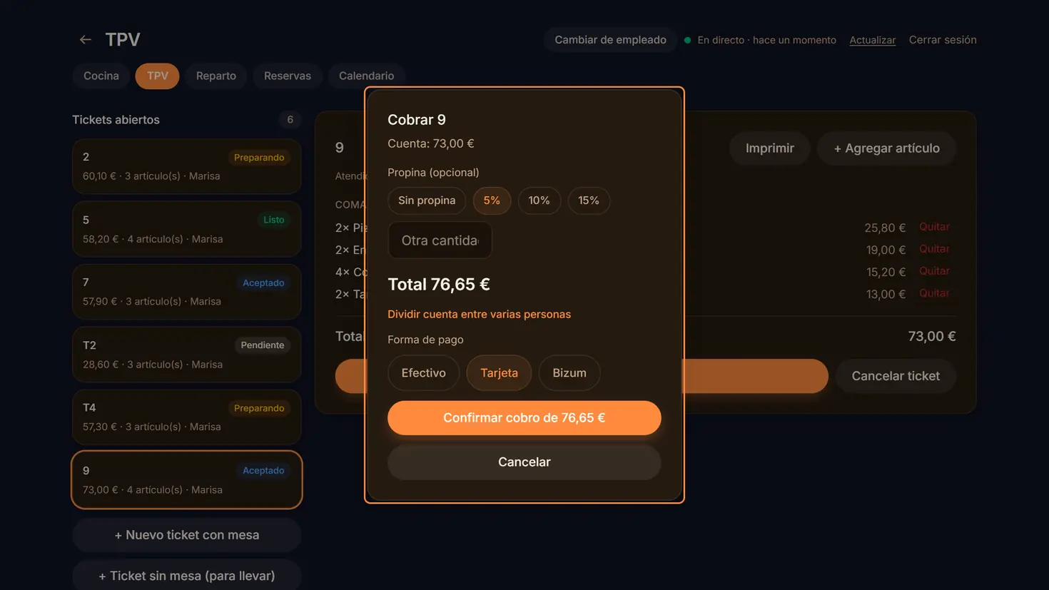 Ventana de cobro del mismo ticket: propina del 5 %, opción de dividir la cuenta, forma de pago en tarjeta y el total en 76,65 €.